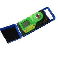 Milwaukee MA885-BOX Digital Refractometer for Wine & Grape Product Measurements