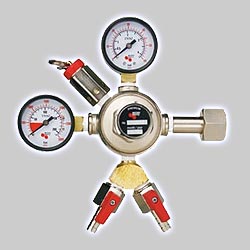 Photo of Premium Dual Gauge Regulator with Air Splitter