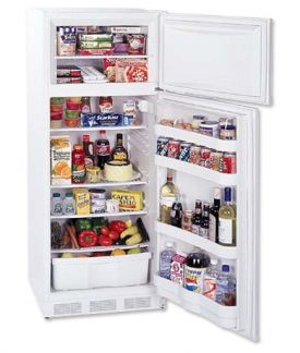 Enlarge Summit CP133 White 9.5 cf Cycle Defrost Refrigerator-Freezer
